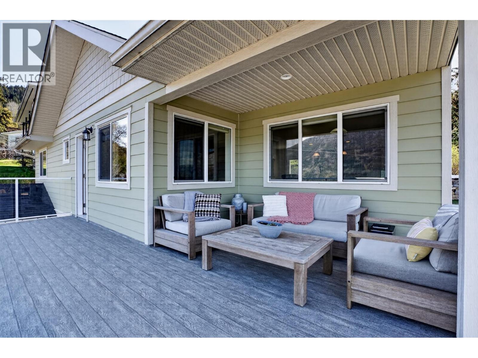 702 Richards Street - 13