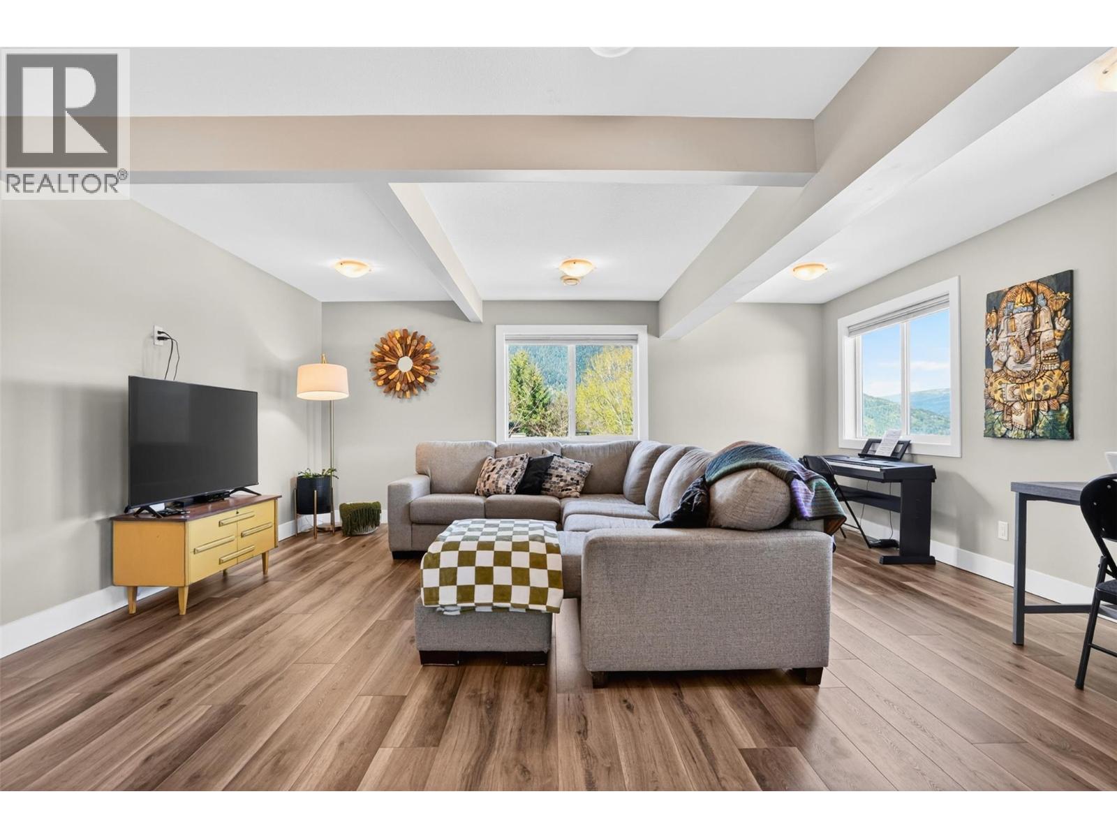 702 Richards Street - 43