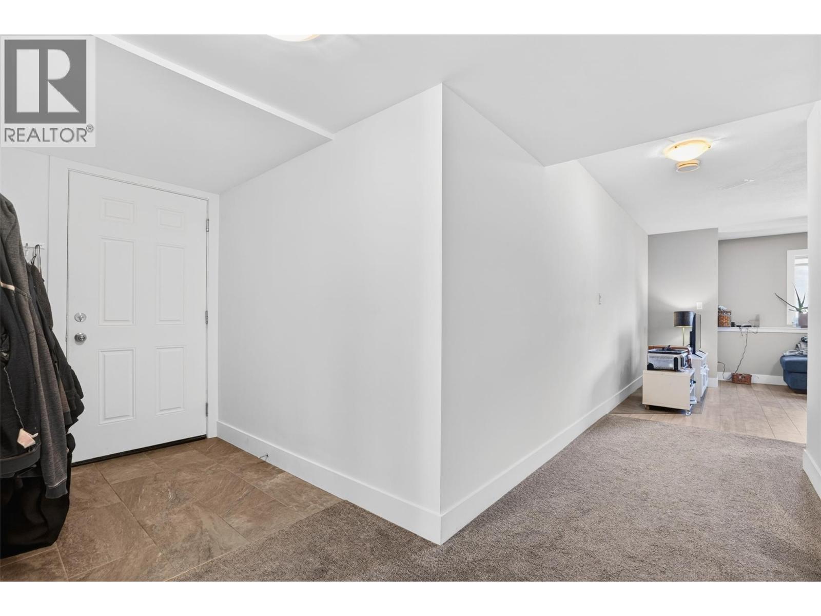 702 Richards Street - 49