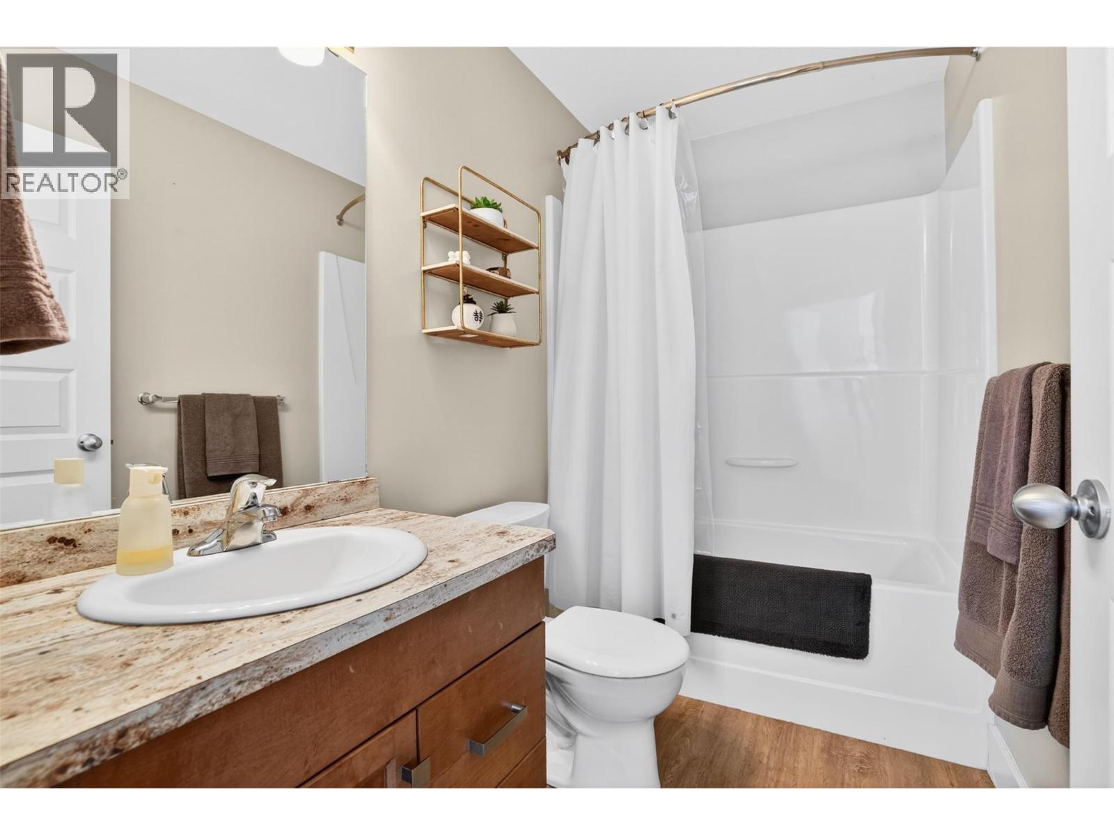 702 Richards Street - 41