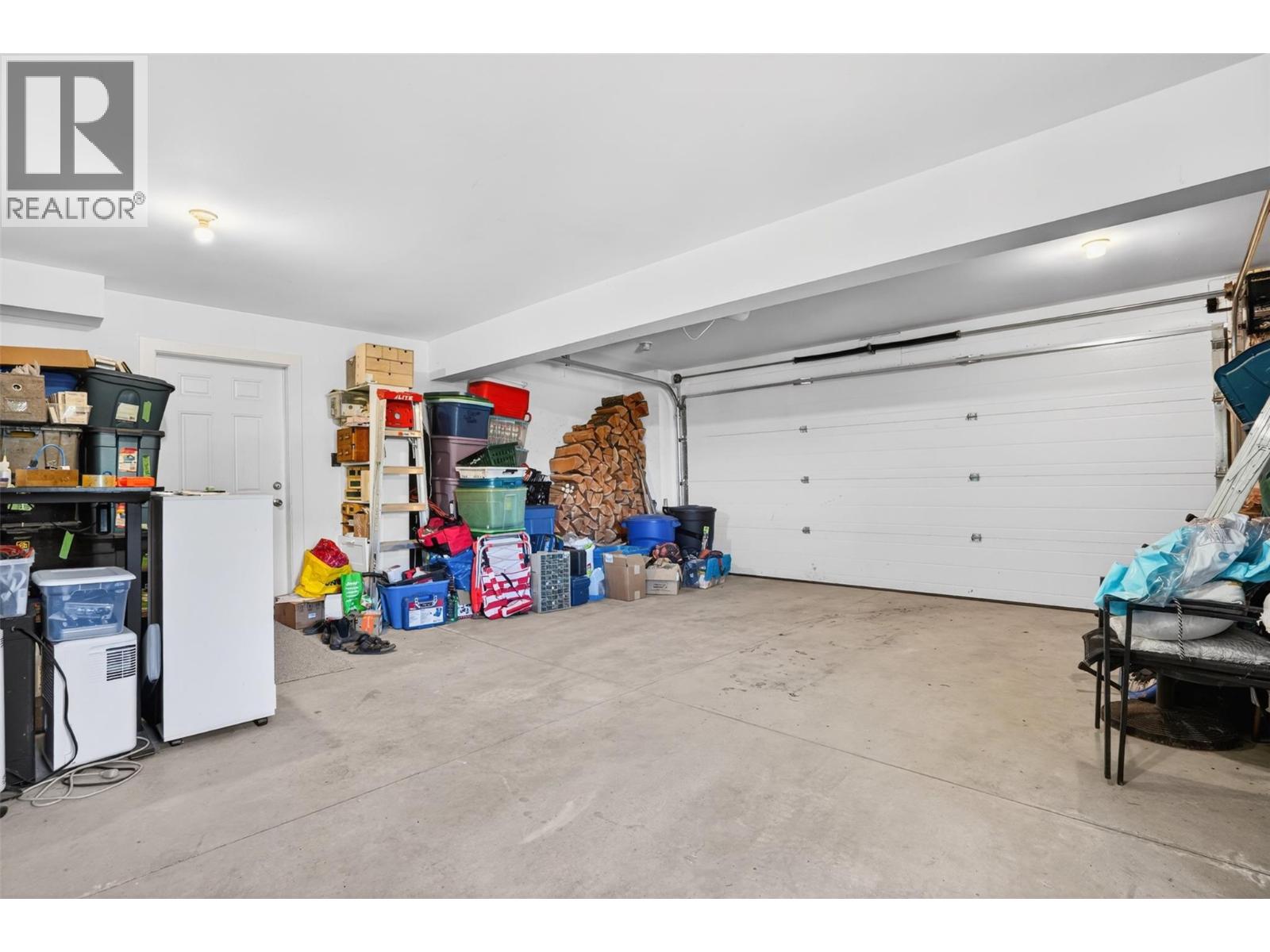 702 Richards Street - 48