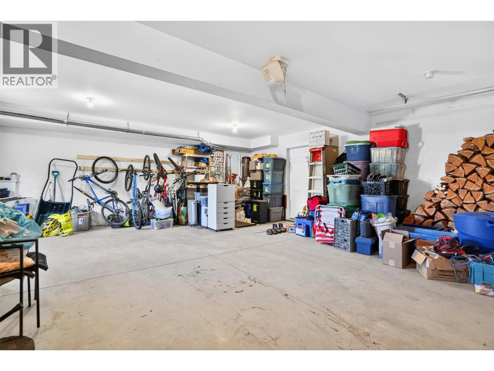 702 Richards Street - 50