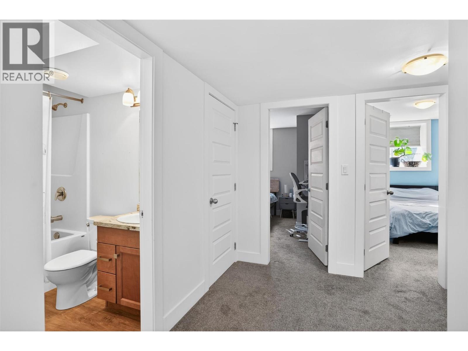 702 Richards Street - 55