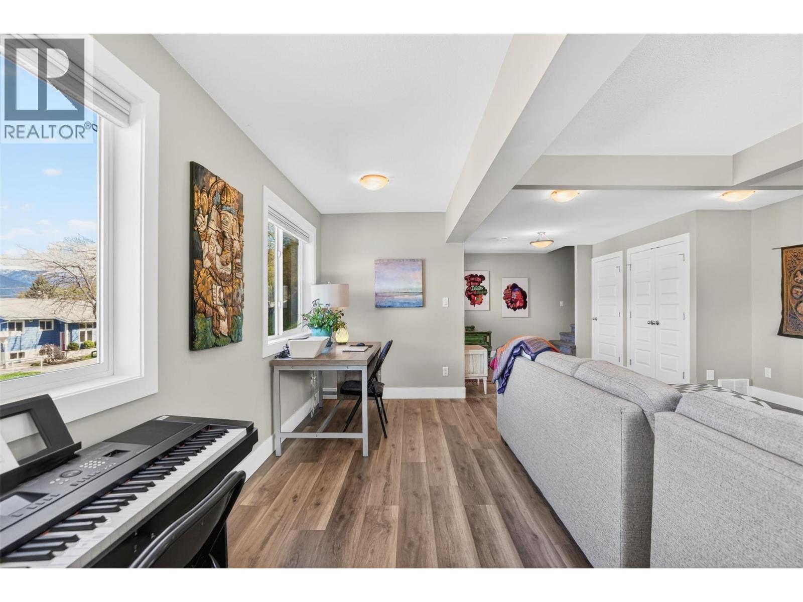 702 Richards Street - 46