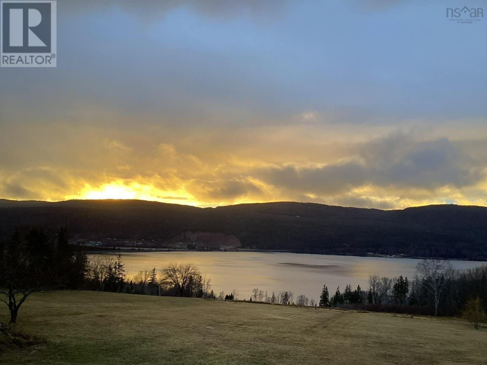 Property 12 of 41 of 868 Highway 105