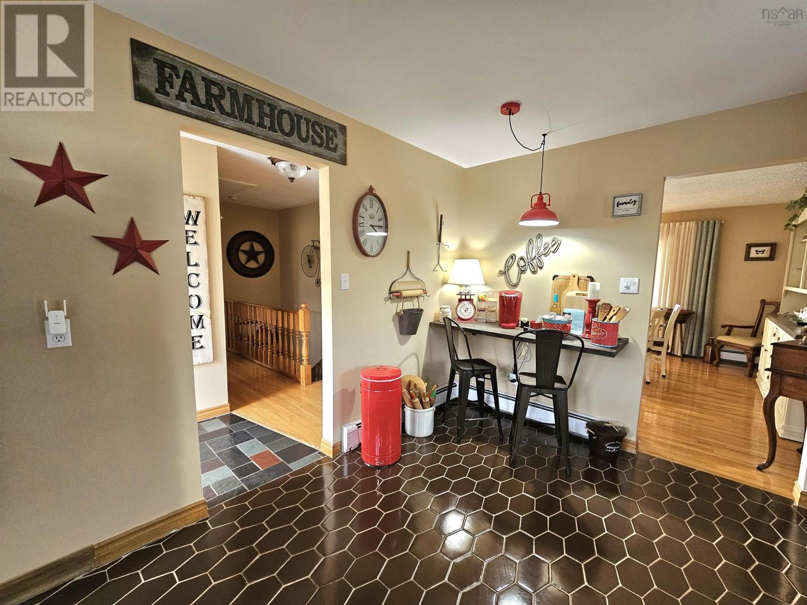 Property 24 of 41 of 868 Highway 105