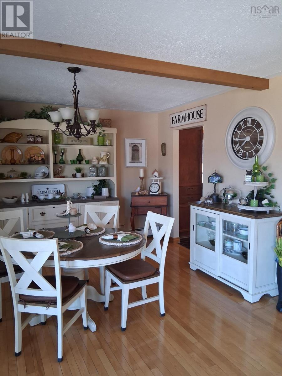 Property 26 of 41 of 868 Highway 105