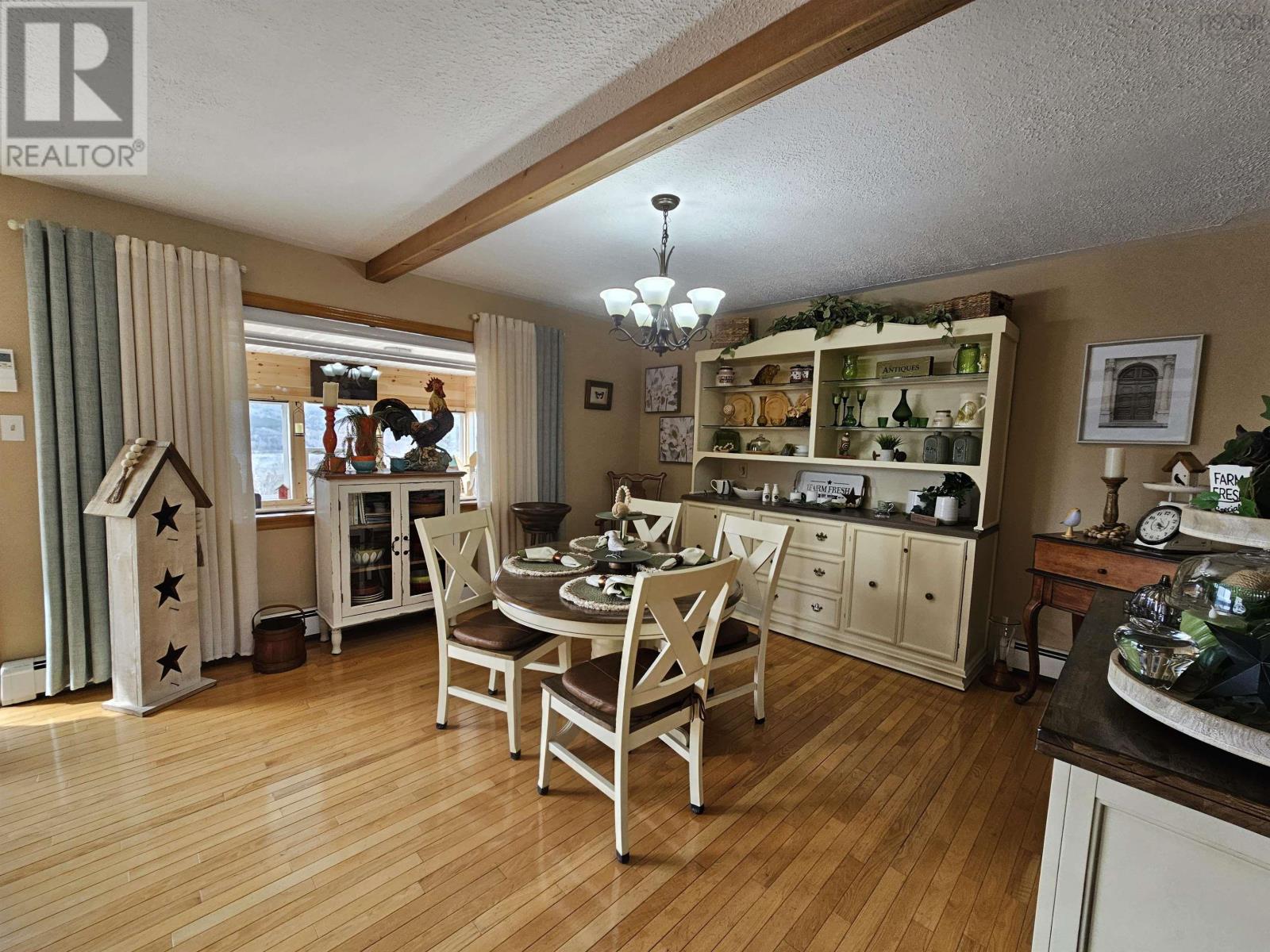 Property 29 of 41 of 868 Highway 105