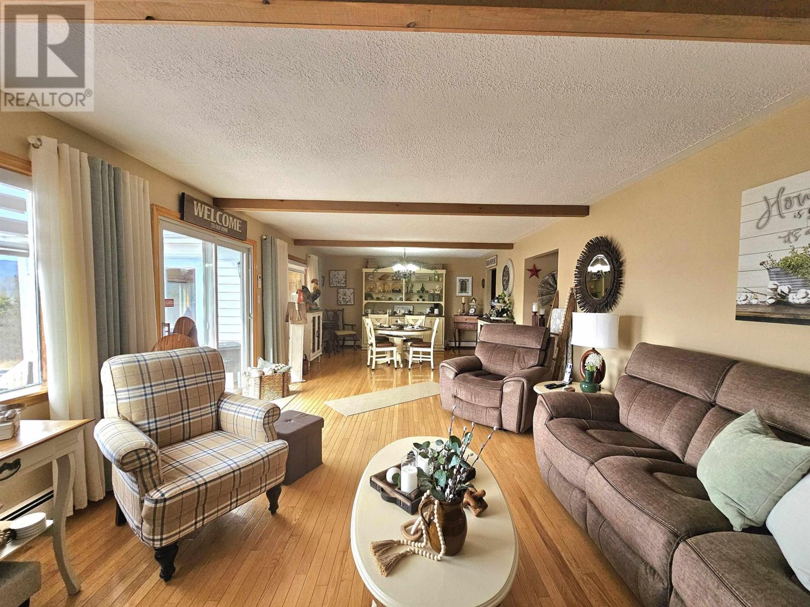 Property 33 of 41 of 868 Highway 105