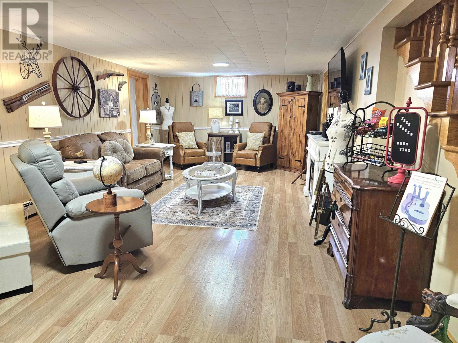 Property 34 of 41 of 868 Highway 105