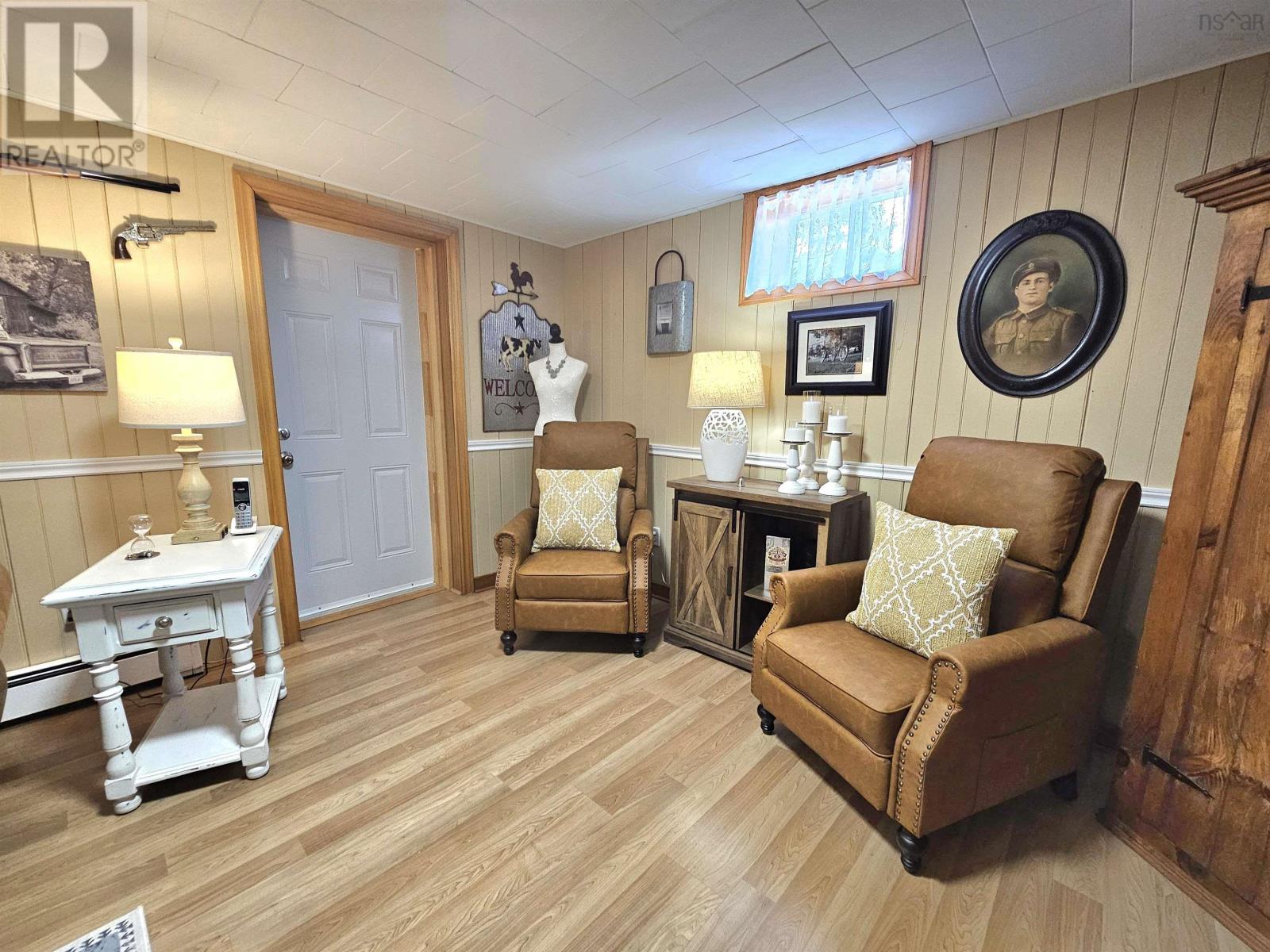 Property 35 of 41 of 868 Highway 105