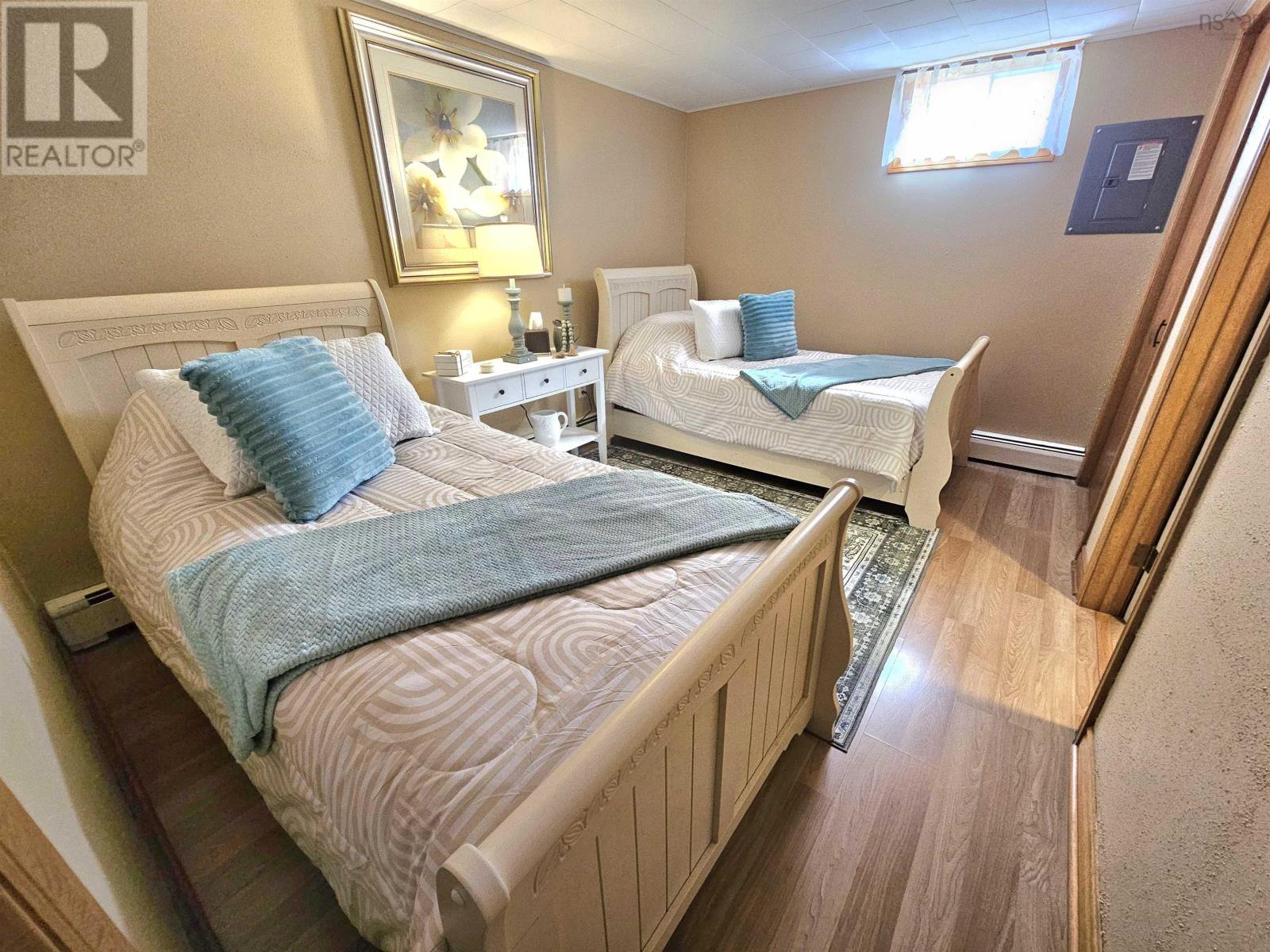 Property 37 of 41 of 868 Highway 105