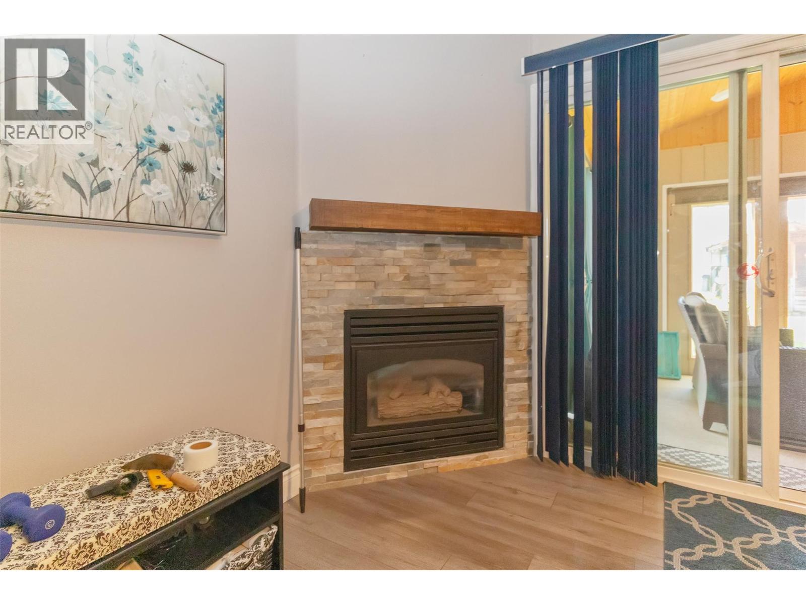 430 Dougall Road N - 19