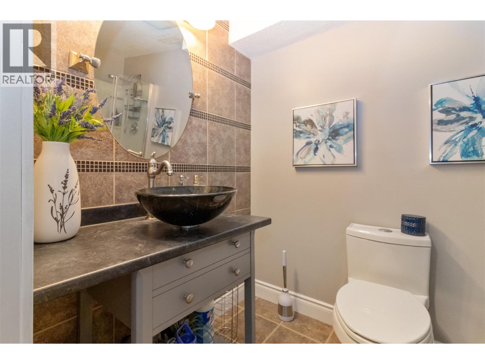  430 Dougall Road North, Kelowna