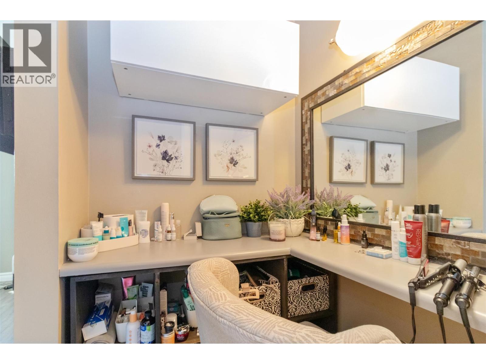  430 Dougall Road North, Kelowna