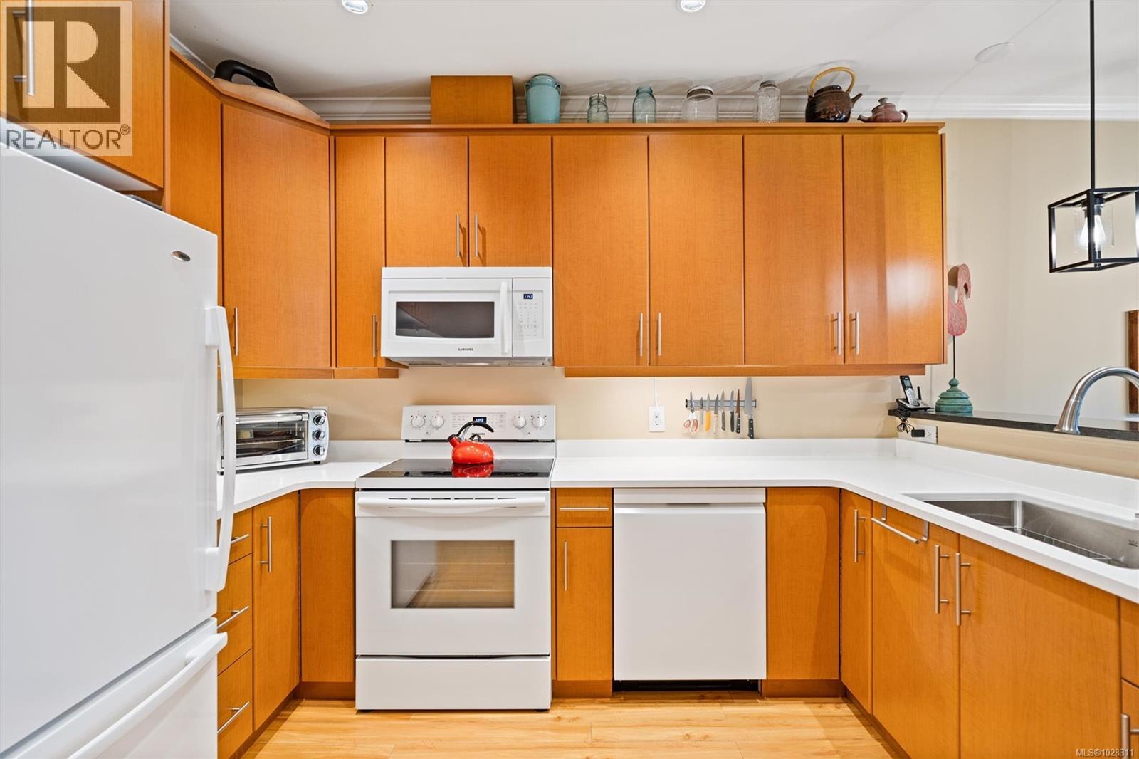 #13 2210 Sooke Rd - 9