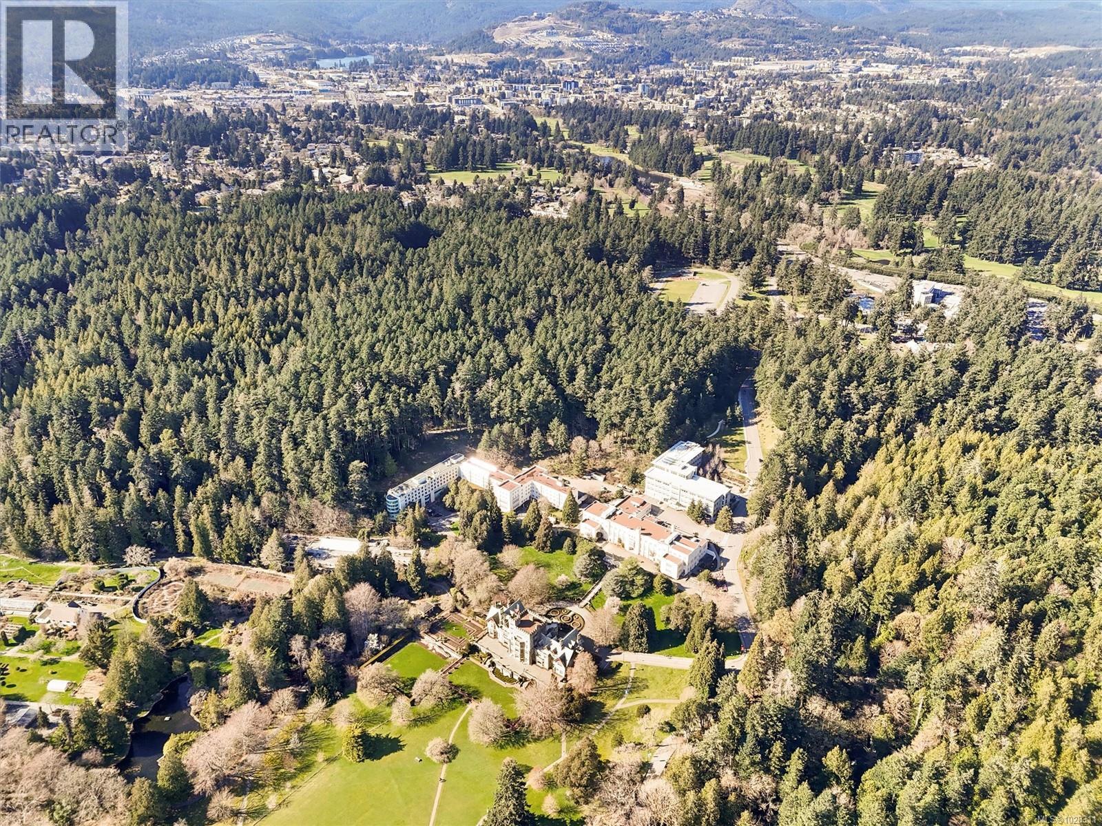 #13 2210 Sooke Rd - 28
