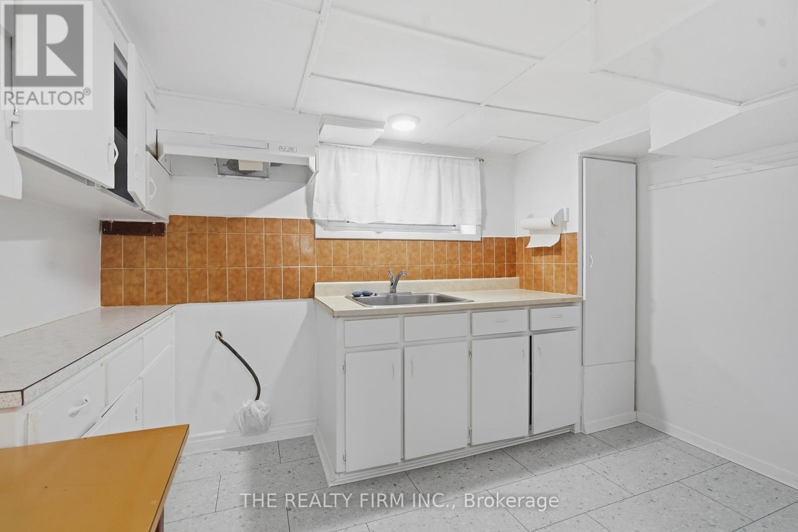 908 WILLIAM STREET - 35