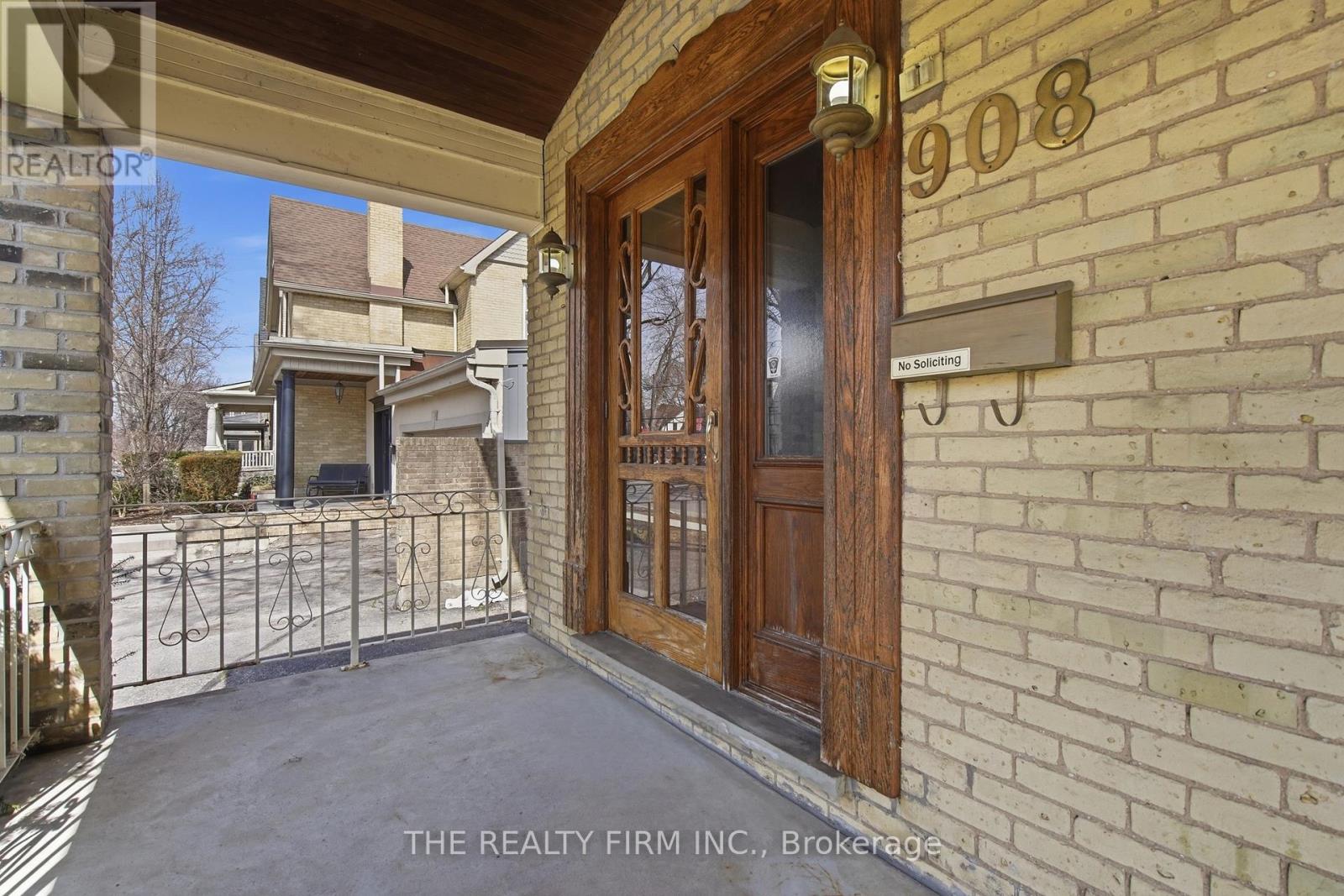 908 WILLIAM STREET - 4