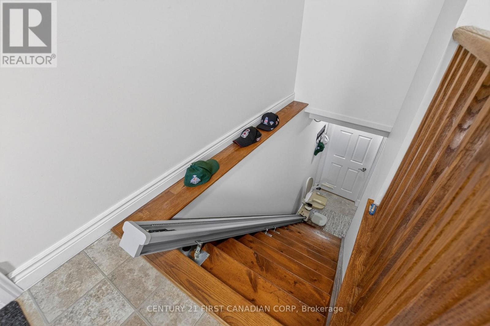 653 PETER STREET - 23