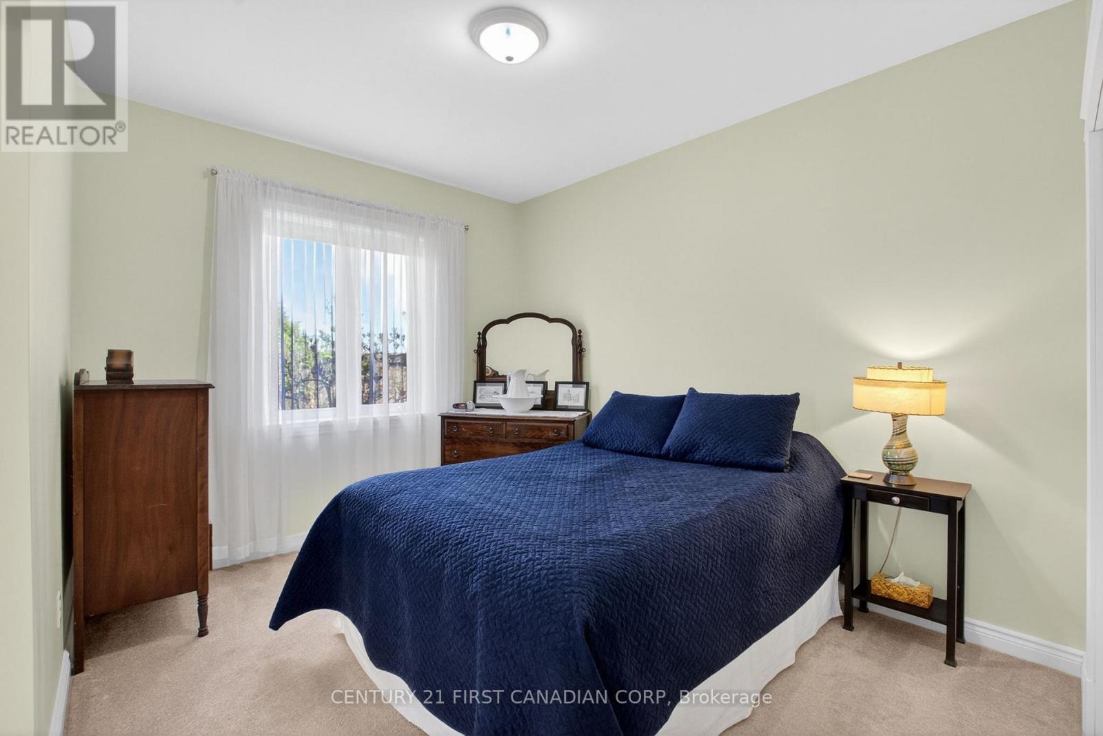 653 PETER STREET - 24