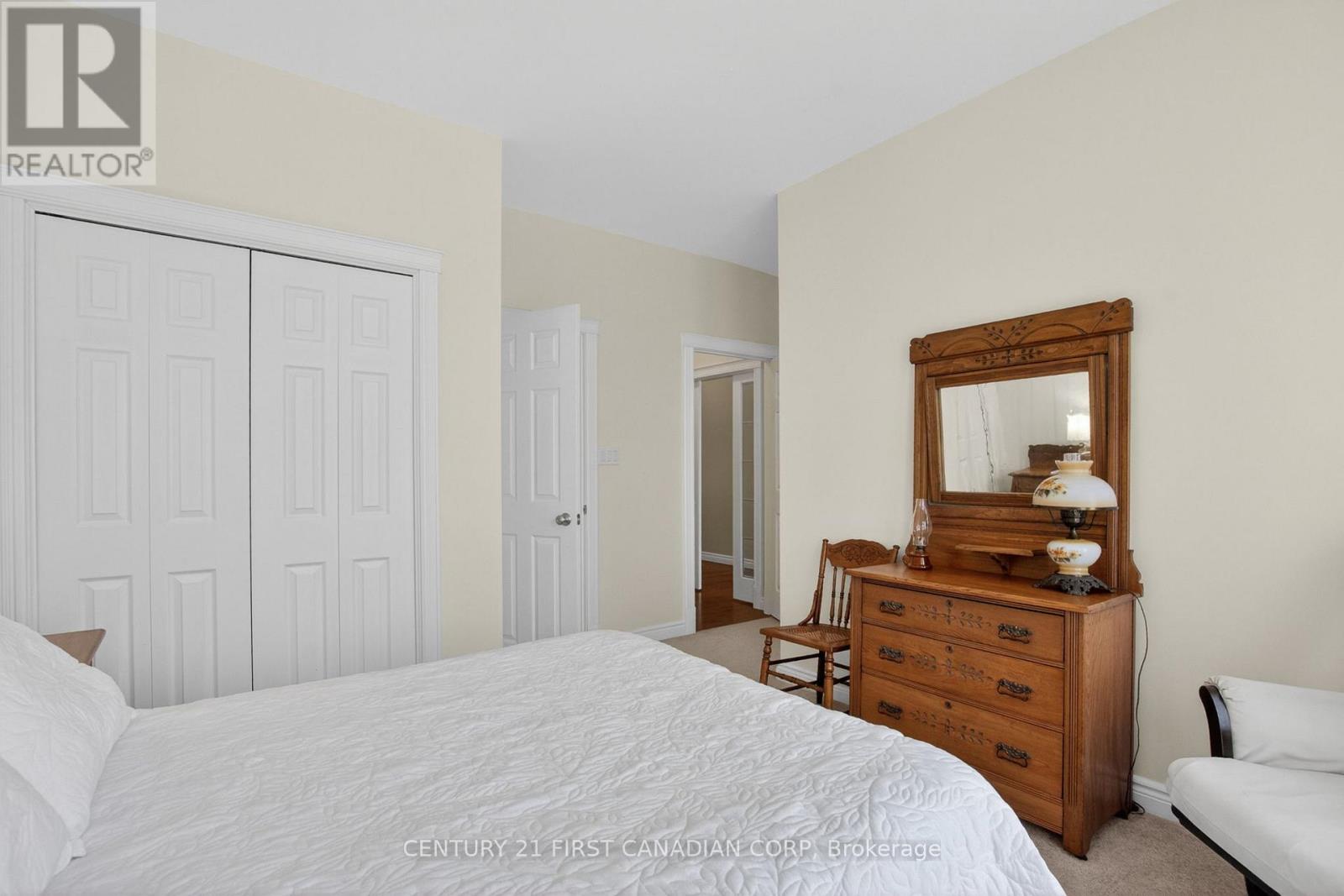 653 PETER STREET - 29