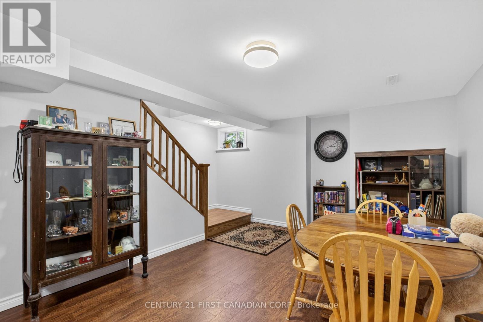 653 PETER STREET - 30