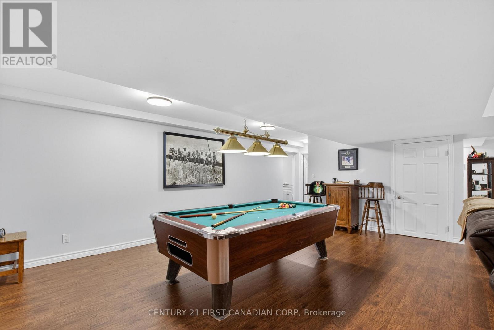 653 PETER STREET - 33
