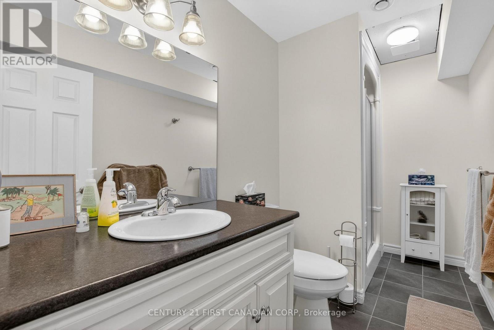 653 PETER STREET - 34