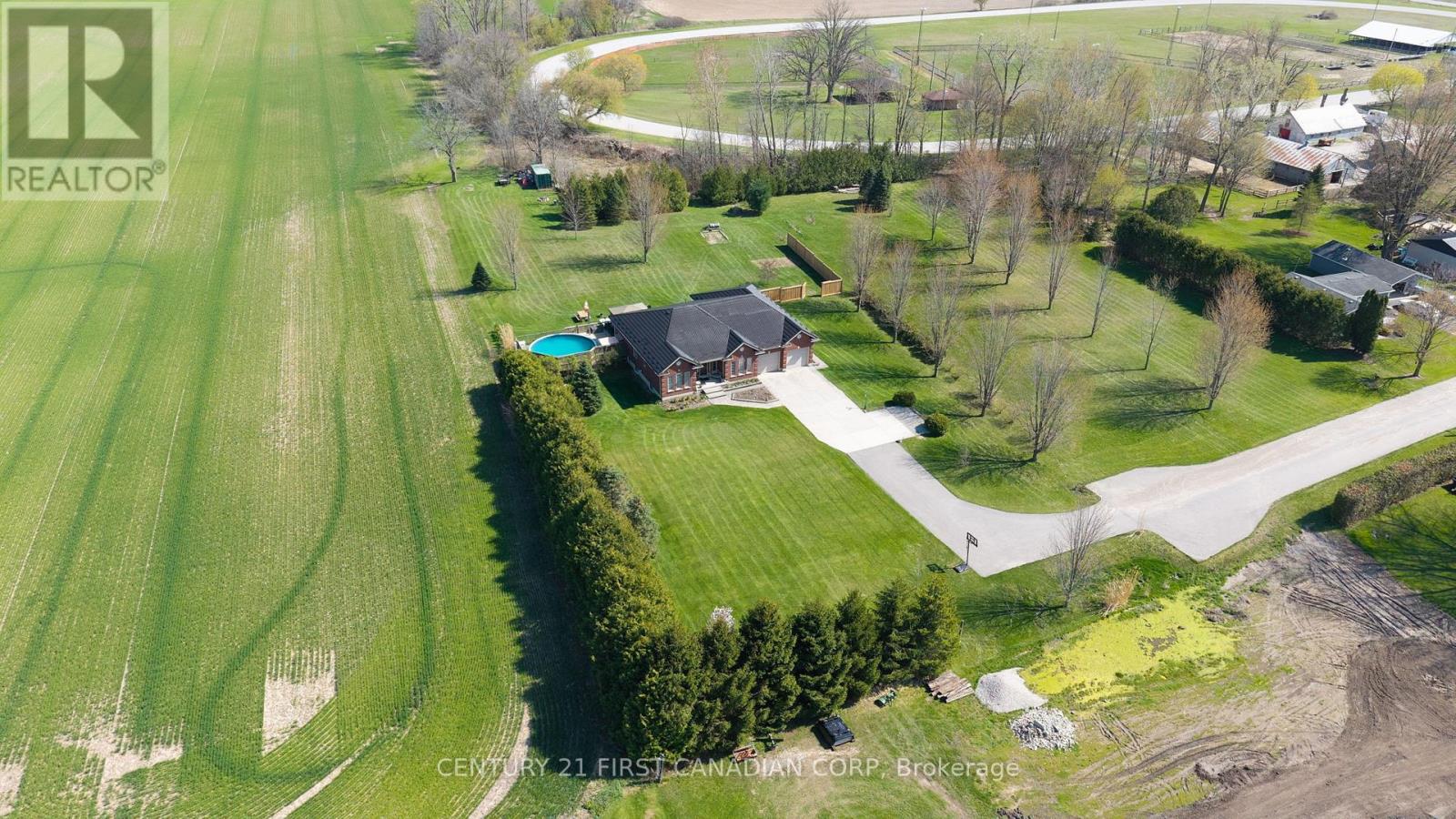 653 PETER STREET - 44