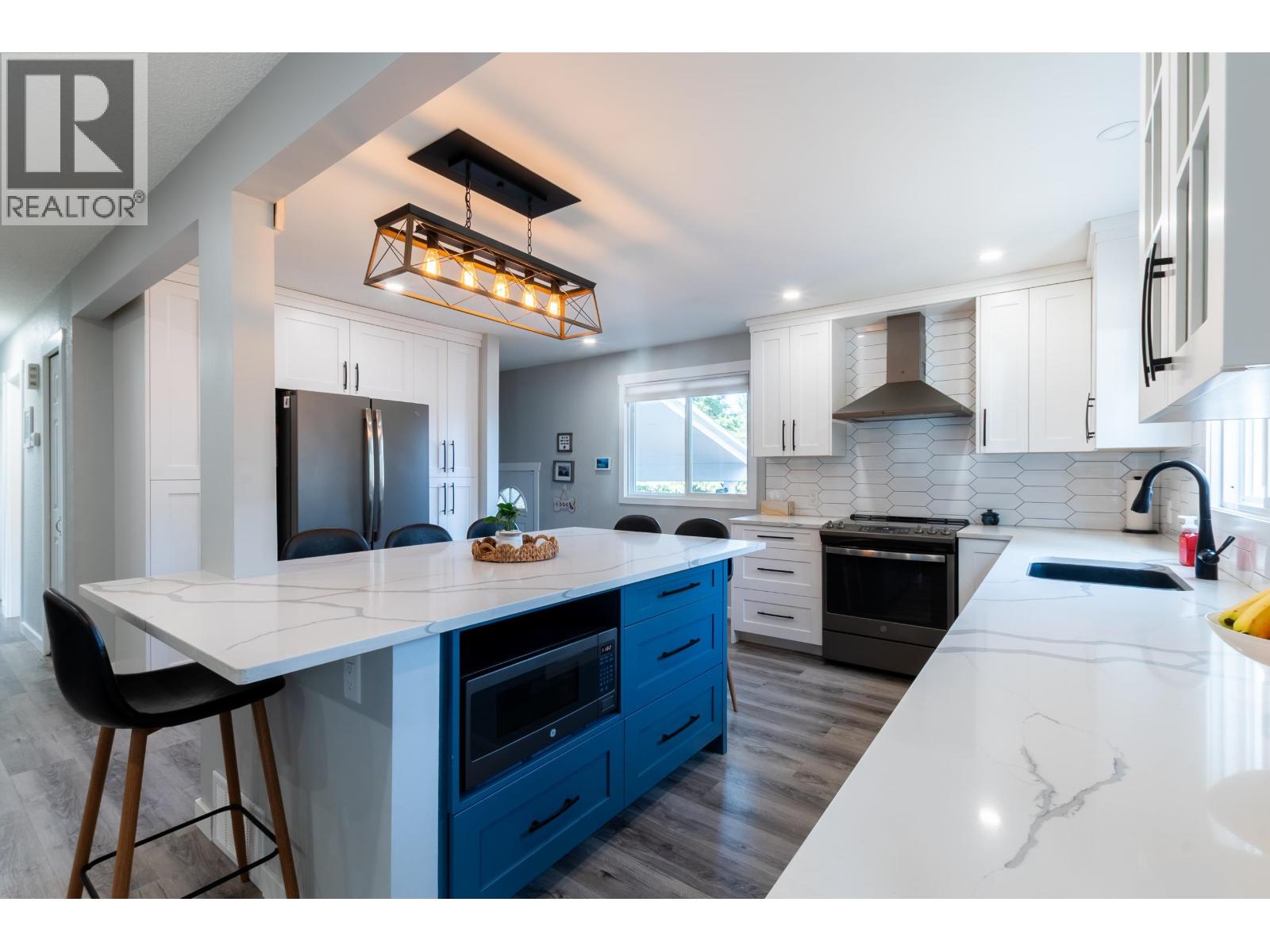Photo 11 of 42 — 7720 MARIONOPOLIS PLACE · Prince George, BC