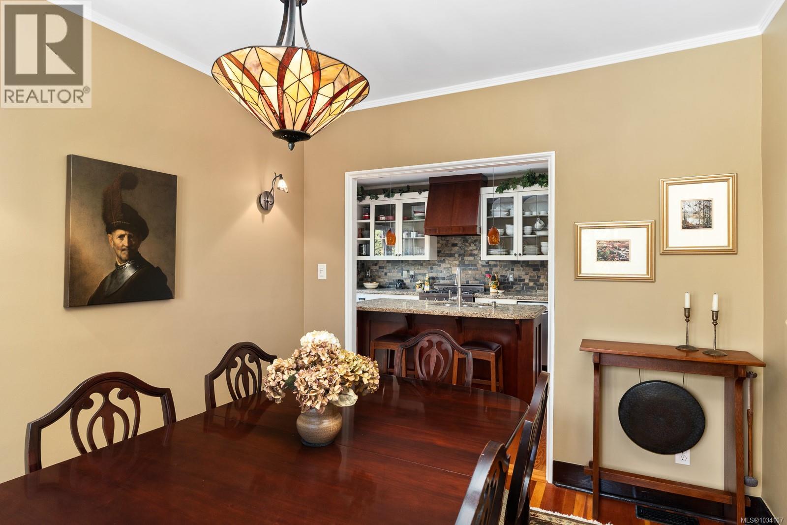  671 Linkleas Avenue, Oak Bay