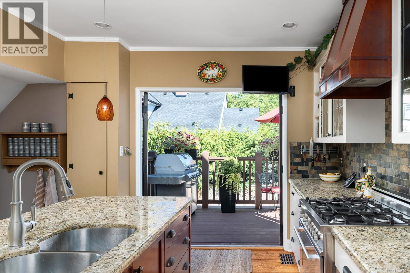  671 Linkleas Avenue, Oak Bay