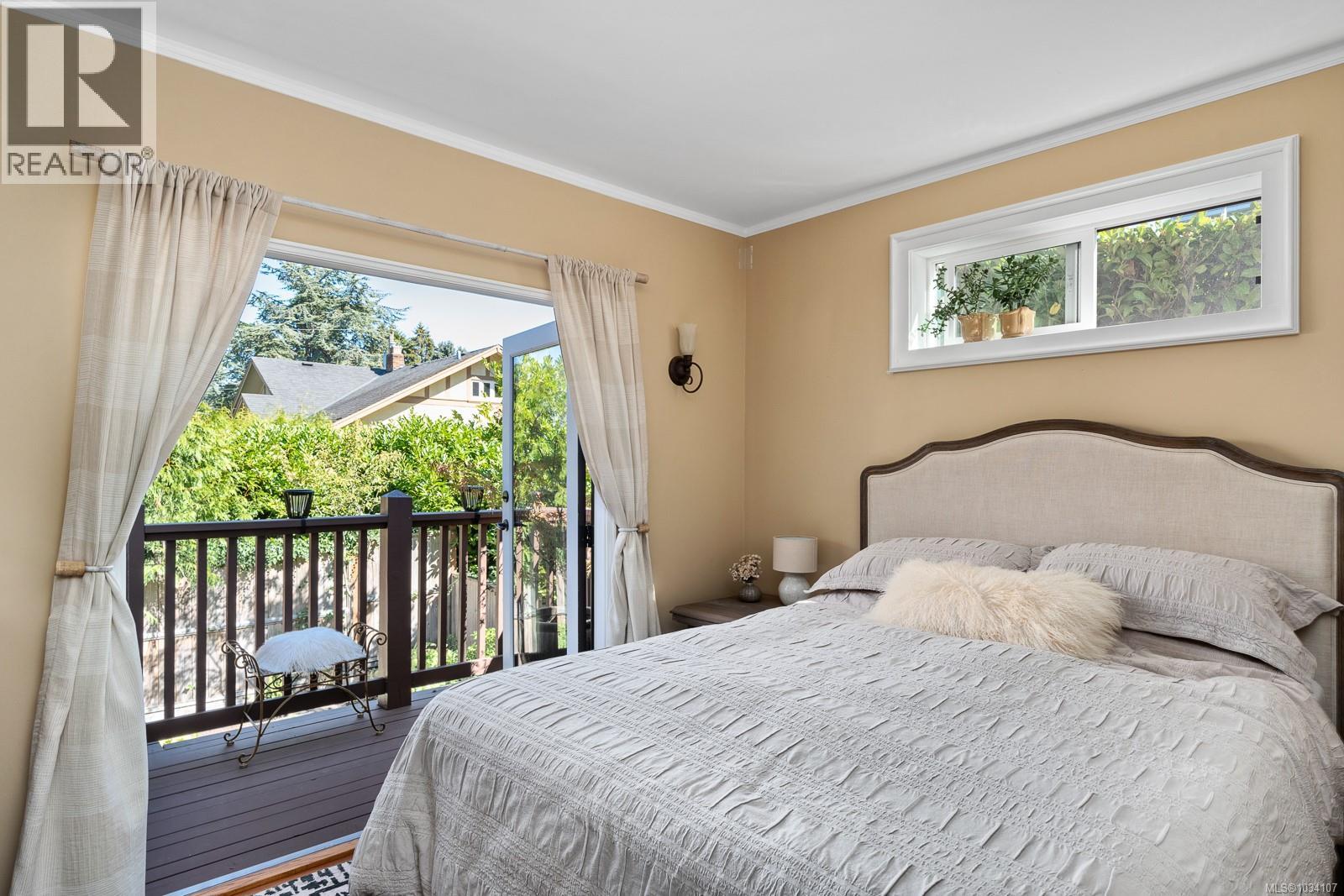  671 Linkleas Avenue, Oak Bay