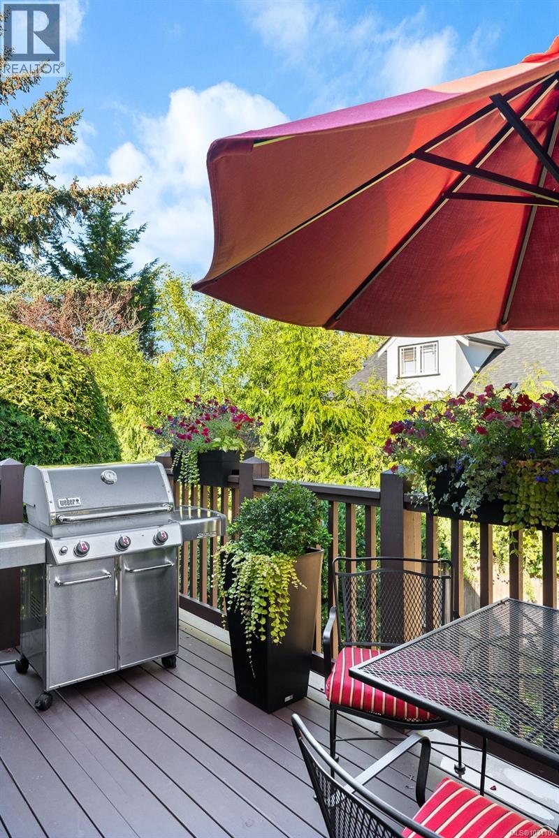  671 Linkleas Avenue, Oak Bay