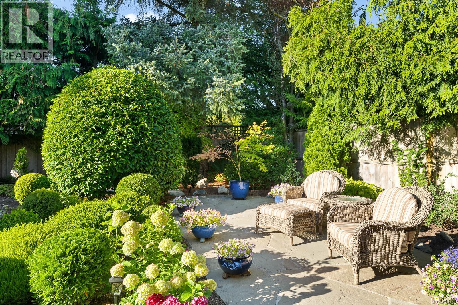  671 Linkleas Avenue, Oak Bay