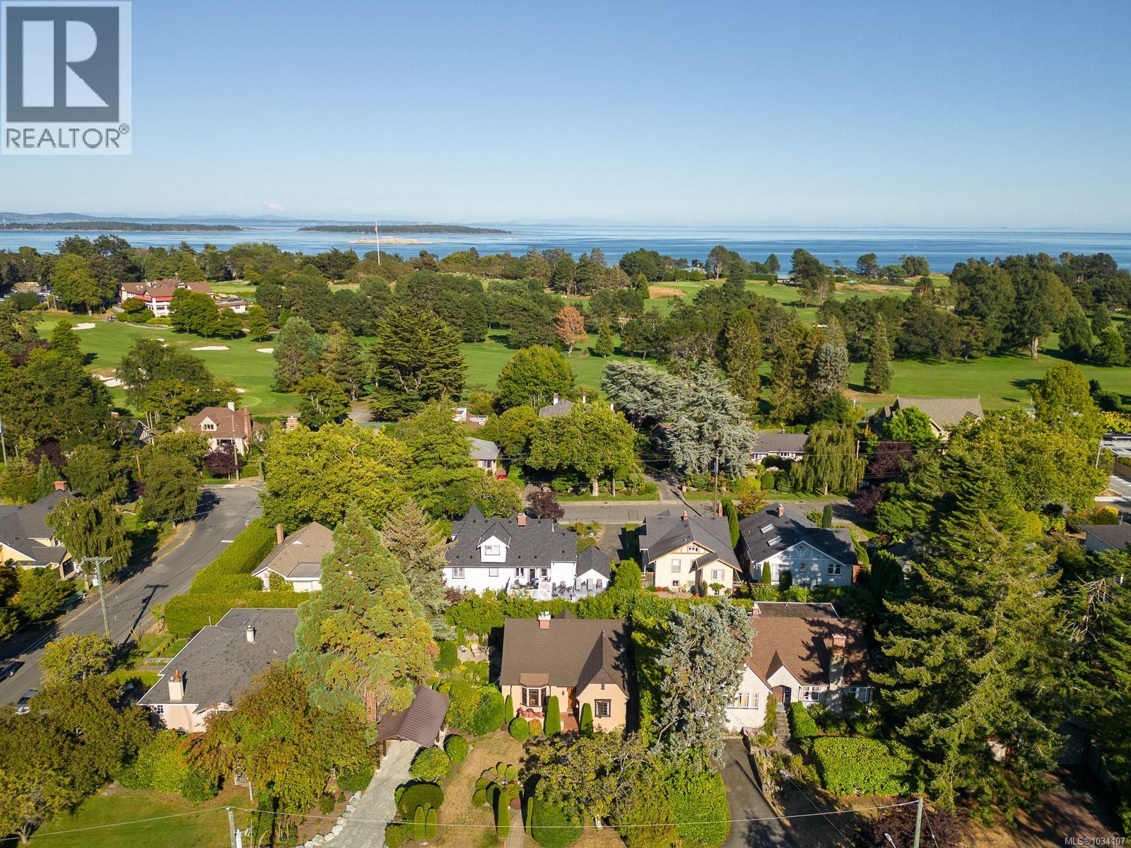  671 Linkleas Avenue, Oak Bay