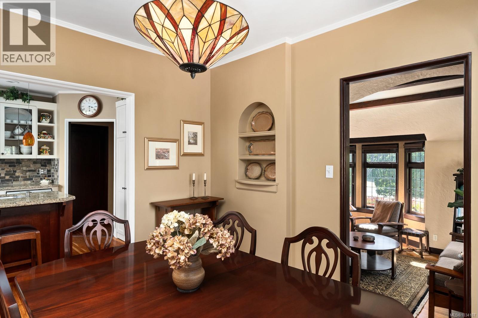  671 Linkleas Avenue, Oak Bay