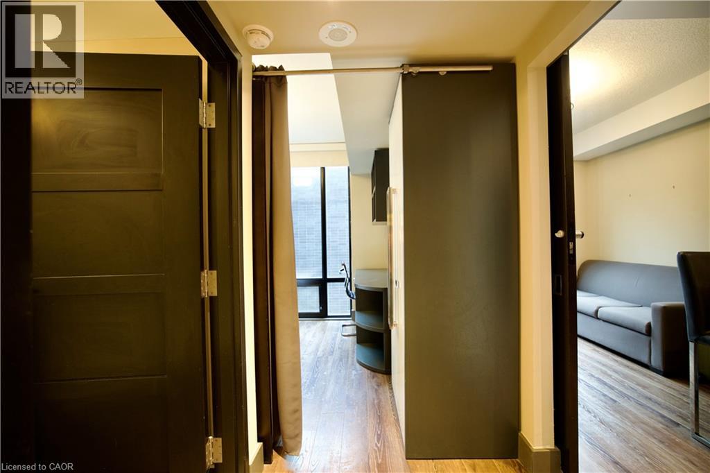 #S605 330 PHILLIP Street - 20