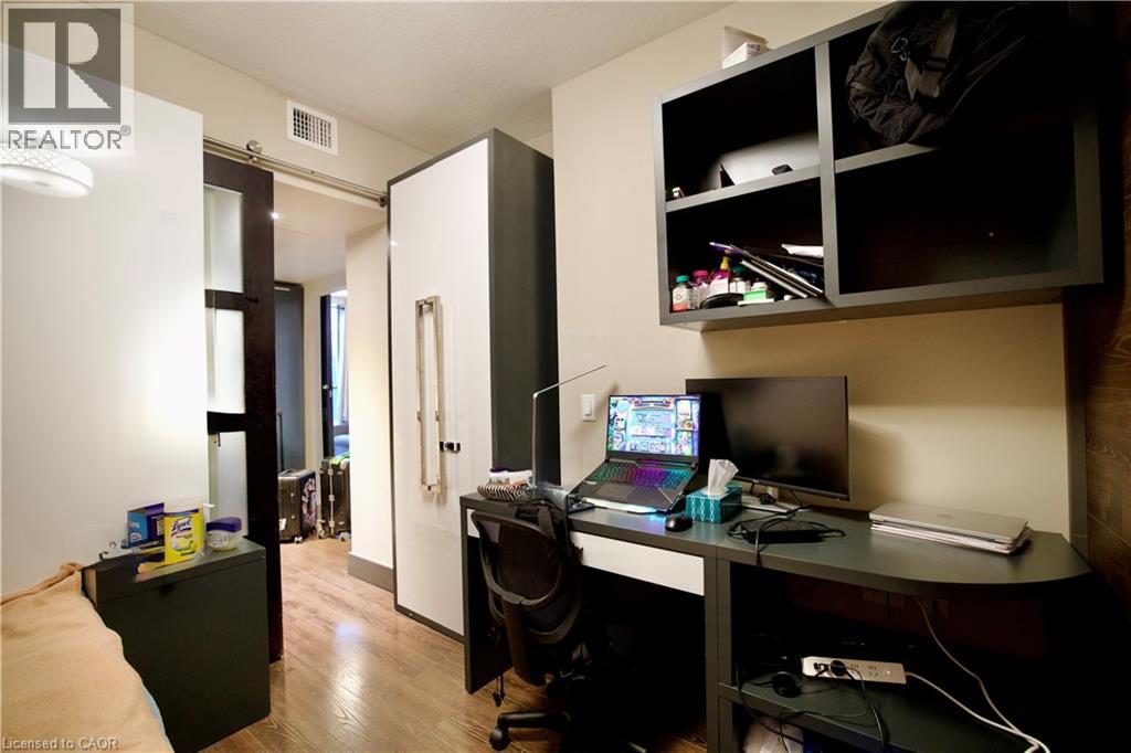 #S605 330 PHILLIP Street - 25