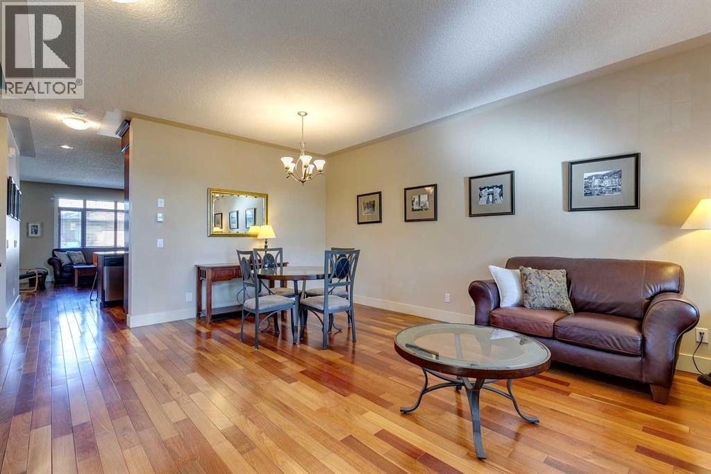 446 18 Avenue NE - photo 4