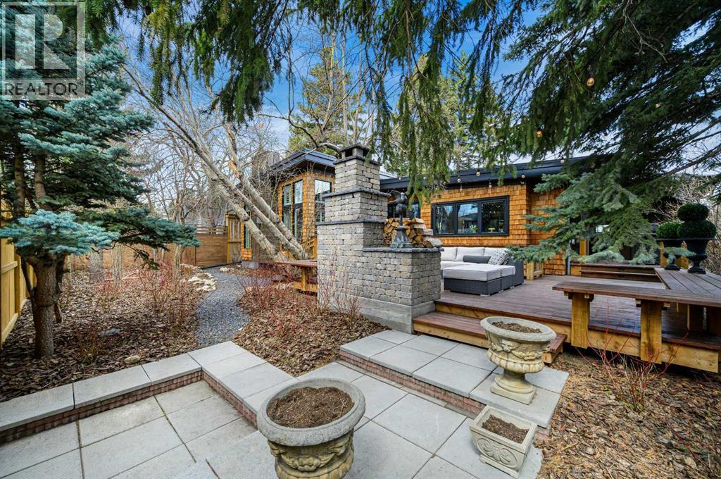 7235 Kananaskis Drive SW — photo 42