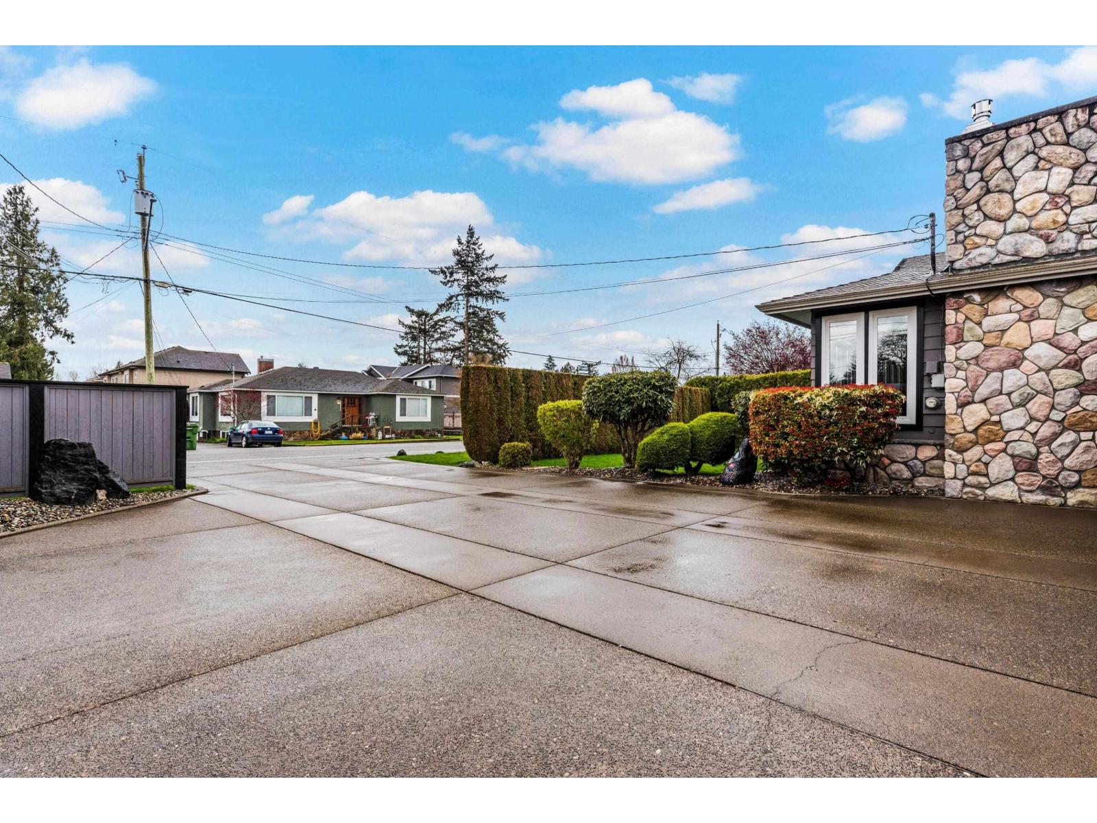 3 Bed, 2 Bath House for Sale in Chilliwack – 46237 STRATHCONA ROAD, Fairfield Island, Chilliwack - Image 10