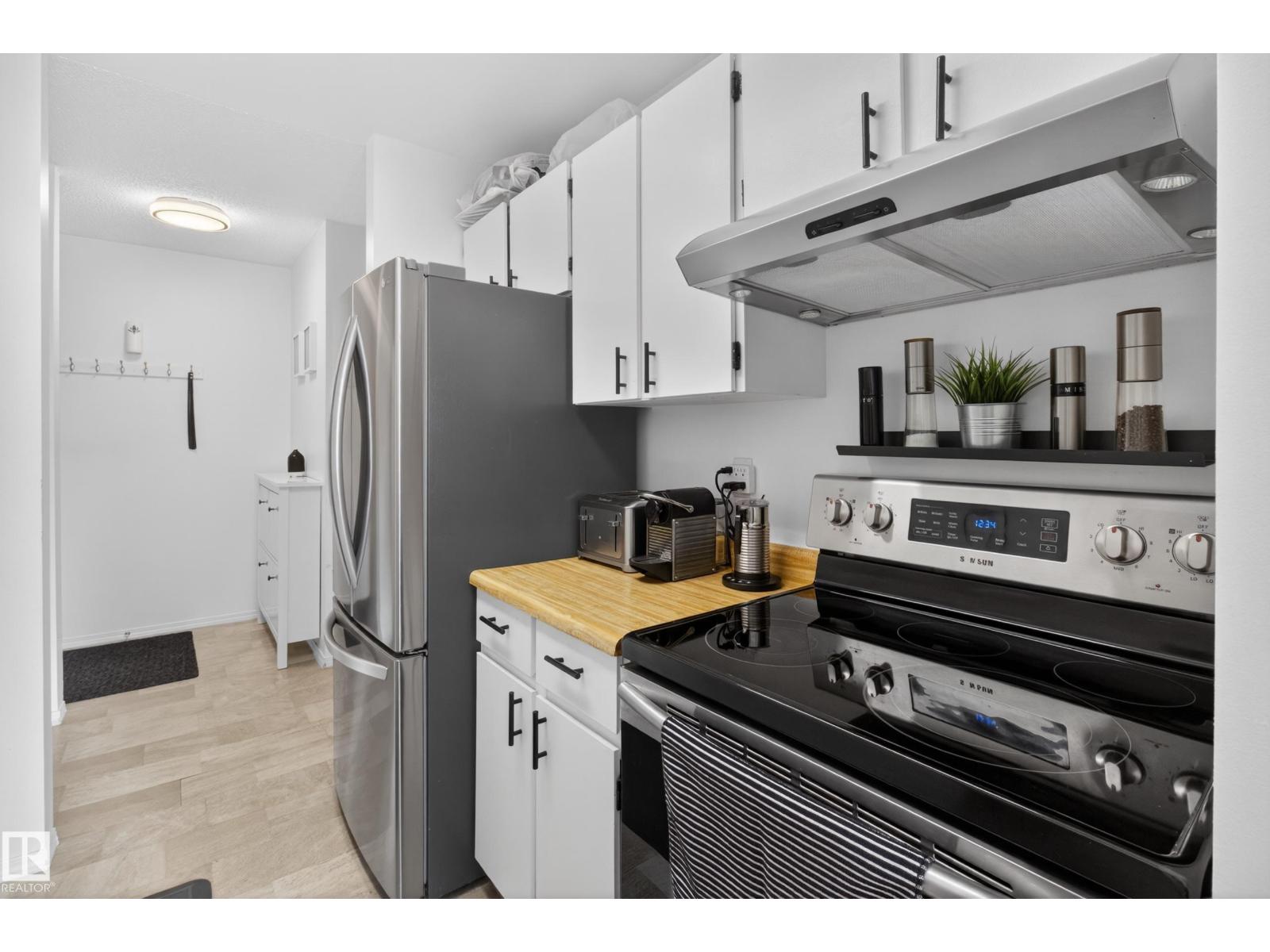 #211 10838 108 ST NW, Edmonton