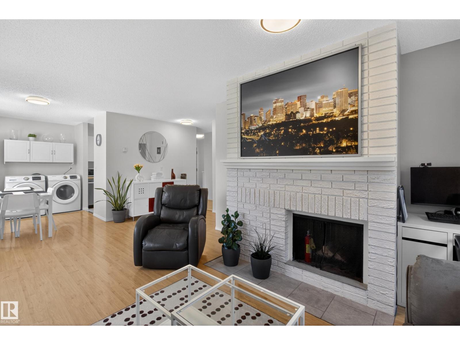 #211 10838 108 ST NW, Edmonton