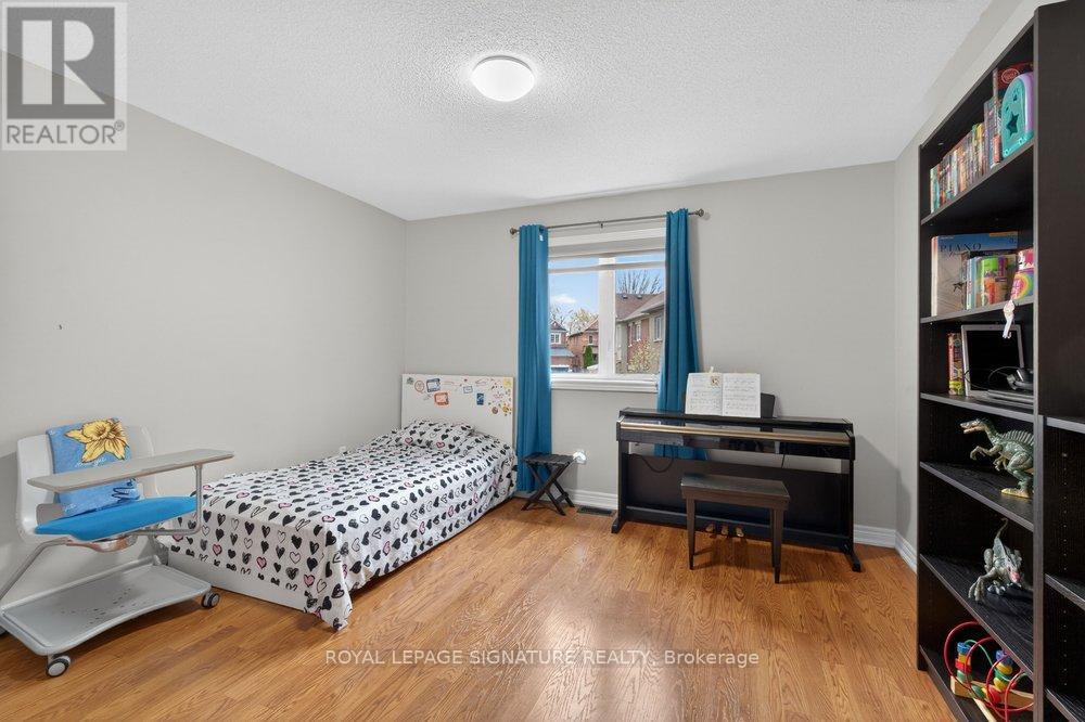 8 ASHCREEK DRIVE - 32