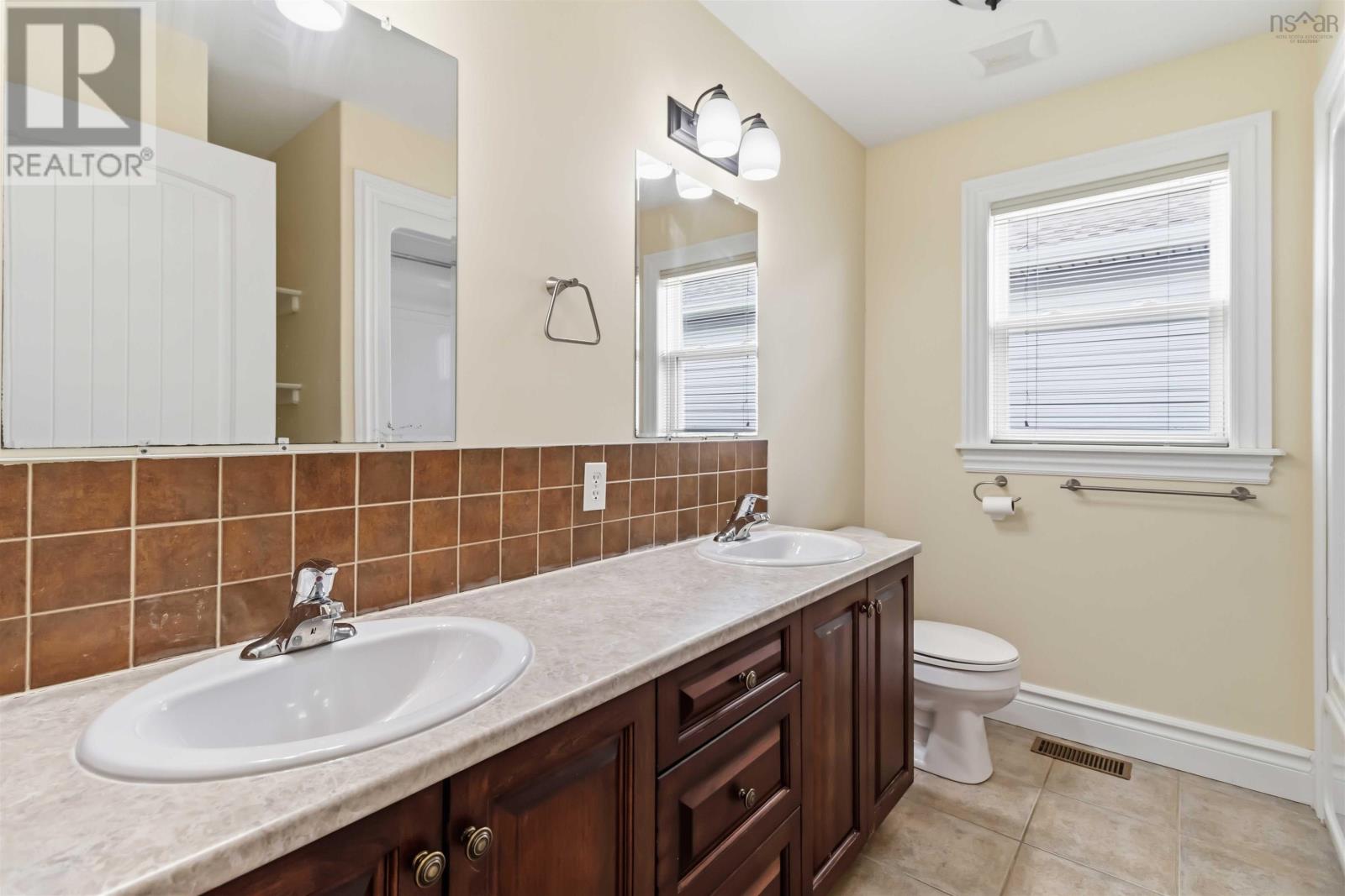 Property 31 of 52 of 167 Ravines Drive