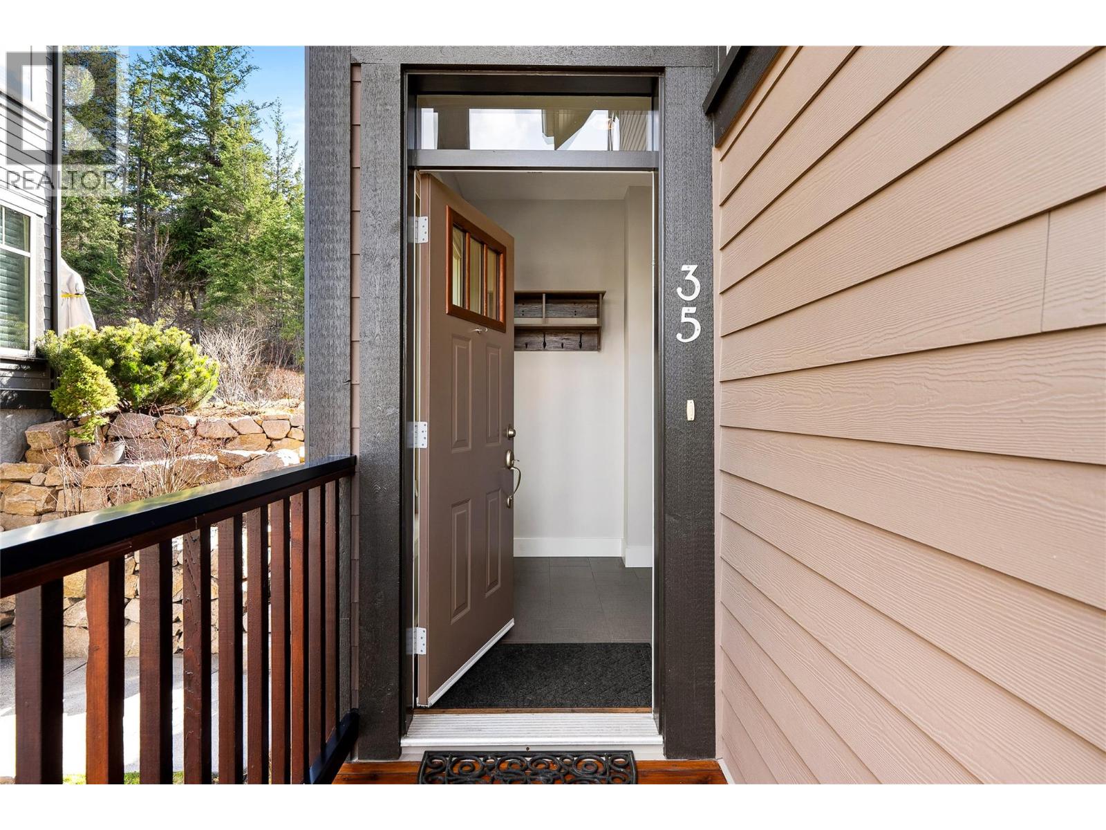 333 Longspoon Drive Unit# 35, Vernon