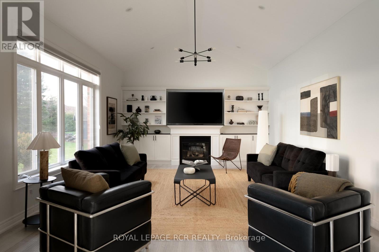 18 LEENDERS LANE - 15