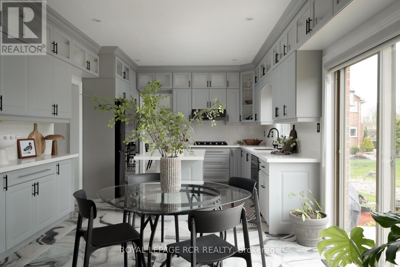 18 LEENDERS LANE - 17